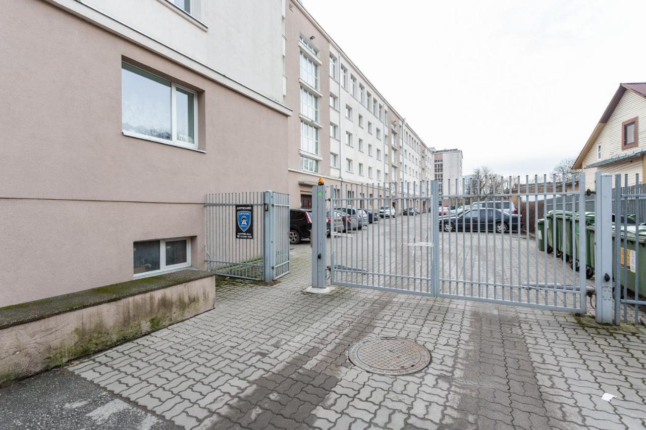 3 Room Central Apartmend 90M2 Parking For One Car Fifth Floor And The Building Does Not Have An Elevator Tallinn Exteriör bild